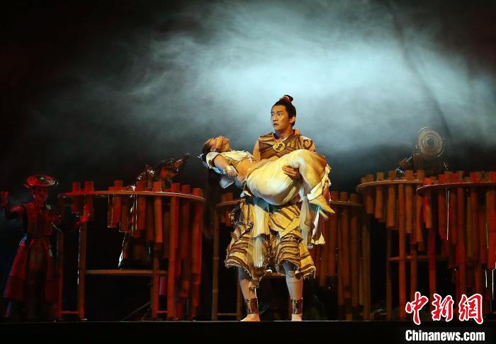 圖為《花腰竹女》演出劇照。　黃興鴻 攝