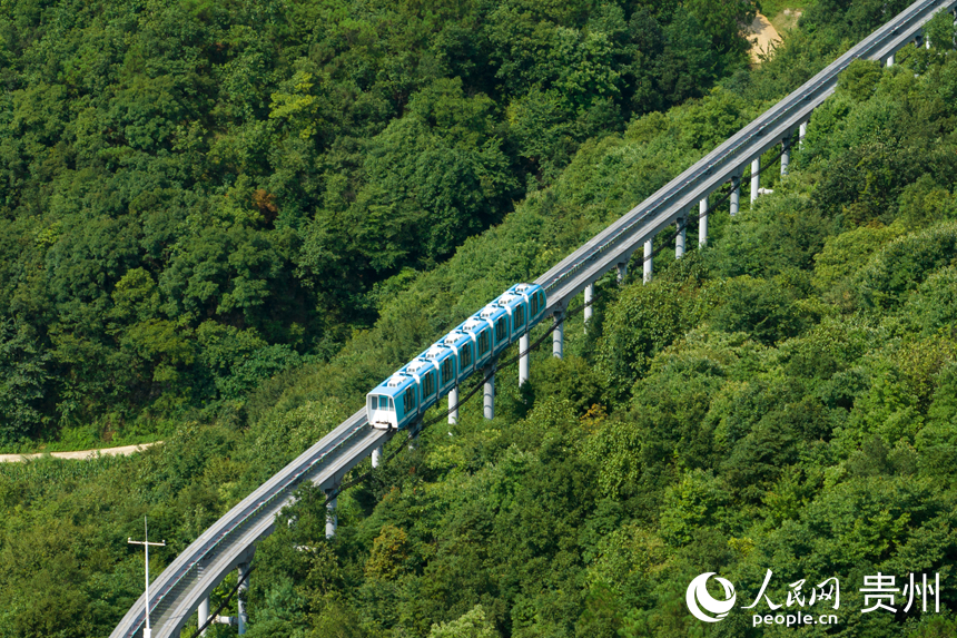 野玉海單軌小火車項(xiàng)目。人民網(wǎng)記者 涂敏攝