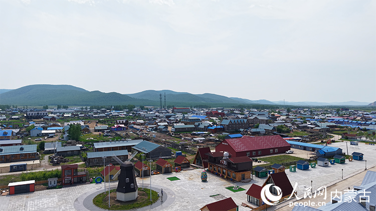 航拍恩和俄羅斯族民族鄉(xiāng)。人民網(wǎng)記者 齊浩男攝