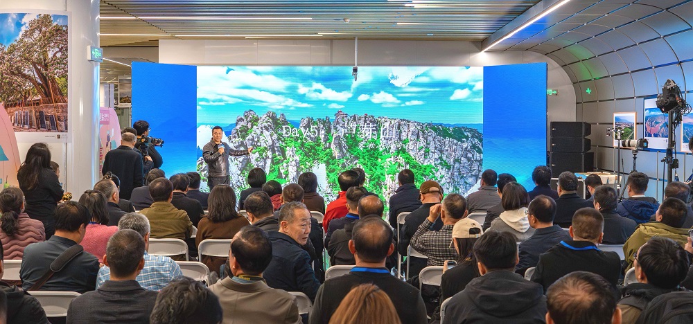 活動現(xiàn)場，文旅星推官推介忻州。